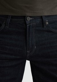 Nevybrané, night indigo stretch