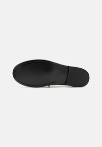 COACH JOLENE LOAFER - Jalga libistatavad jalanõud - moss
