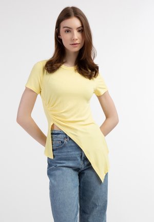 - T-shirt basic
