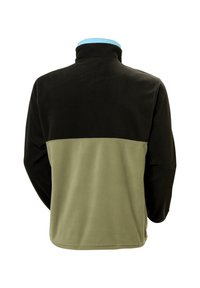 Fleecejacke mit hohem Kragen. Schwarzer obere Abschnitt, olivgrüner unterer Teil. Glatte Textur und kontrastierender hellblauer Innenkragen.