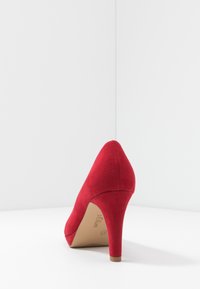 s.Oliver Decolleté - red
