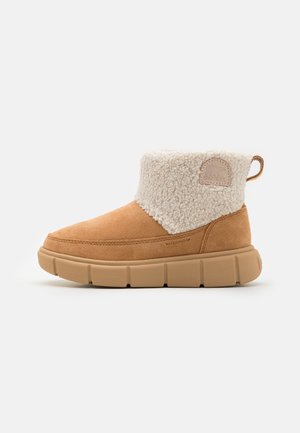 YOUTH EXPLORER III SLIP-ON WP UNISEX - Classic ankle boots - tawny buff/ natural