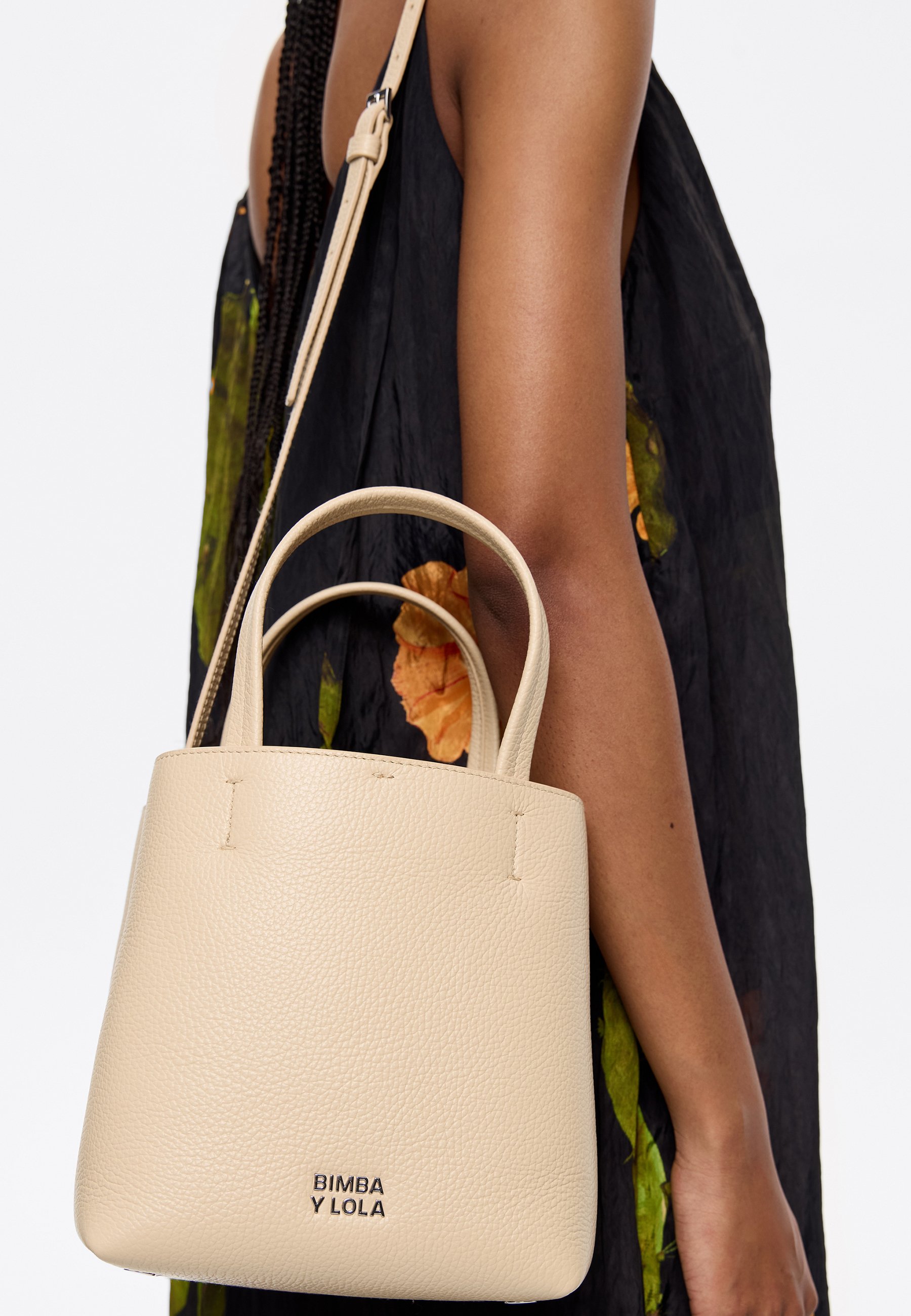 Bimba Y Lola CHIHUAHUA PEQUEÑO Sac à main esparrago/beige