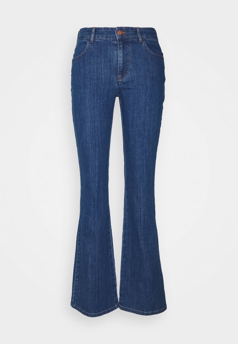 Jean en denim bleu avec jambes évasées, fermeture devant par bouton et zip, poches avant et arrière.