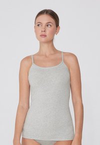 Unausgewählt, Grey