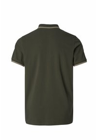 Polo de color verde oliva con un corte clásico, mangas cortas y un ribete del cuello en contraste. Textura suave, sin patrones ni logos visibles.