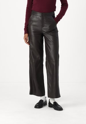 FELISE PANTS - Kožené kalhoty - chocolate