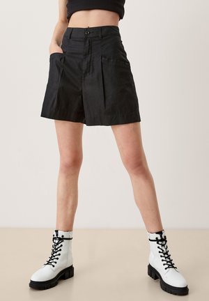 Short - black