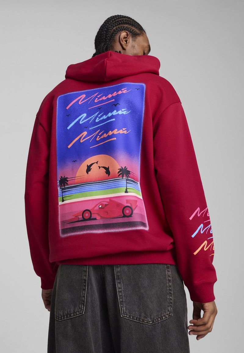 puma-scuderia-ferrari-miami-graphic-jersey-con-capucha-dark-crimson