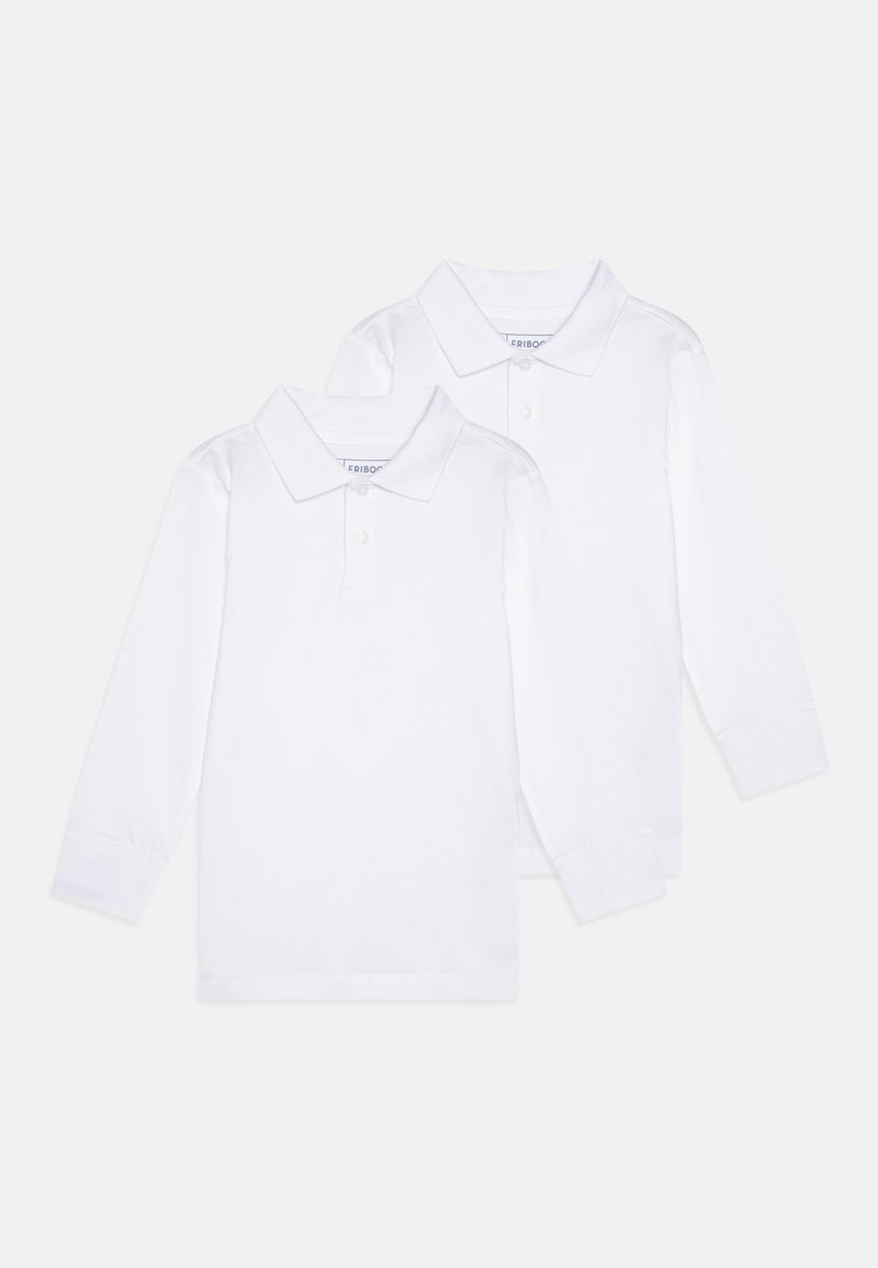Dvoje dlhých bielych polo tričiek s dlhým rukávom, s golierom a gombíkmi, vyrobených z bavlny, s hladkou textúrou a bez vzorov.