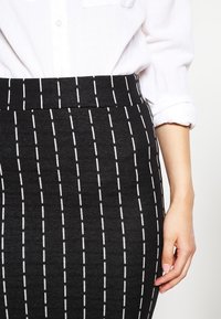 ICHI Pennkjol - black