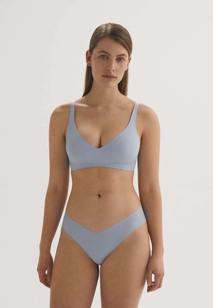 Trojúhelníková podprsenka - light blue