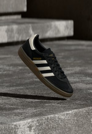 adidas Originals, HANDBALL SPEZIAL - Sneakers basse - core black/cloud white/gold-coloured metallic