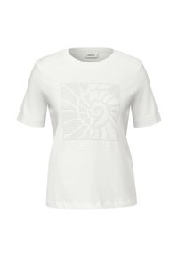 T-shirt bianco a maniche corte in cotone con un design grafico a quadrato testurizzato caratterizzato da punti e la parola "SANTORINI" in rosa sottostante.