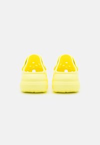Crocs CRUSH UNISEX - Sabots - sulphur