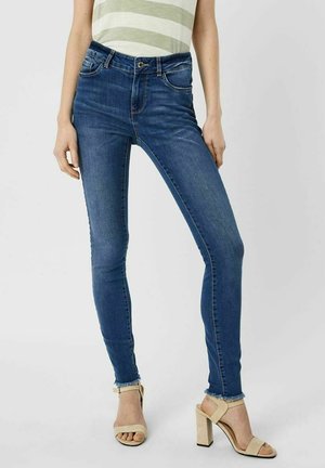 Jeansy Slim Fit
