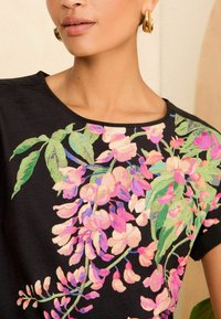 Love & Roses Apdrukāts T-krekls - black floral