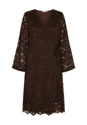 Brun blondekjole med V-hals, lange ærmer og slå-om-design. Indeholder blomsterprint og en bølget kant. Blød tekstur.