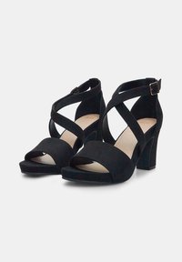 Bata Sandalai - nero