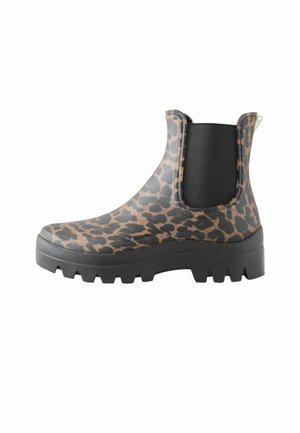 Kort regnstøvle med sort sål og brun leopardmønstret overdel og elastisk sideliste.