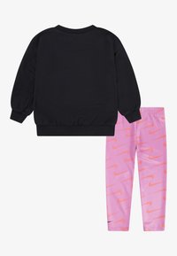 Nike Sportswear NEW IMPRESSIONS CREW SET - Mikina - magic flamingo