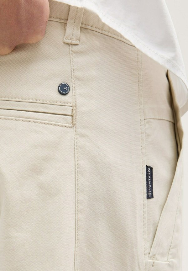 TAPERED CHINO - Trousers - light cashew beige3