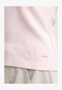 Sélectionné, rosa