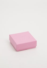 Thumbnail Image 4