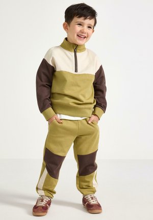 Lindex, LINDEX JOGGERS WITH BRUSHED INSIDE LINDEX - Pantaloni sportivi - khaki
