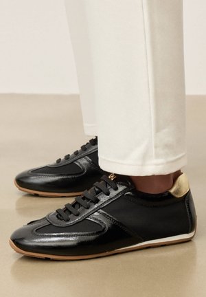 NAYRA - Sporta apavi - black