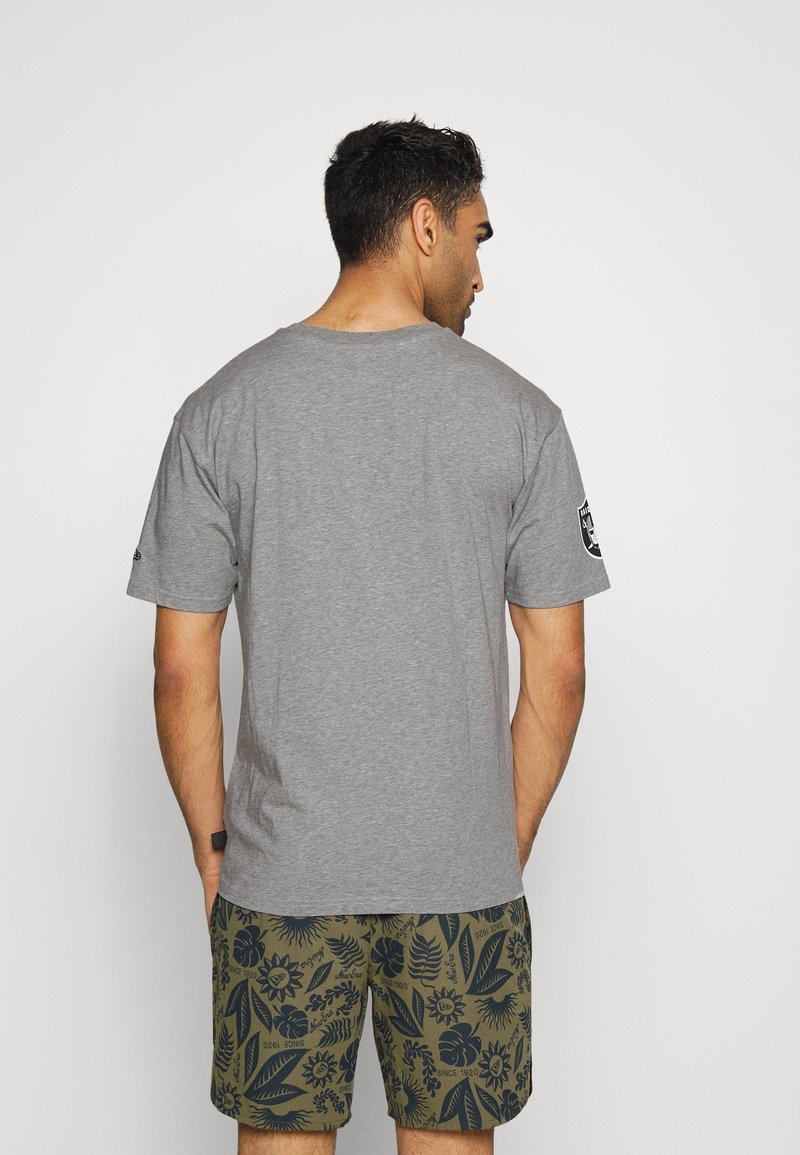 Herren Shirts | New Era NFL LAS VEGAS RAIDERS WASHED PACK WORDMARK OVERSIZED TEE Sport T-shirt grey/grau - YP66337 Herren Shirts | New Era NFL LAS VEGAS RAIDERS WASHED PACK WORDMARK OVERSIZED TEE Sport T-shirt grey/grau - YP66337