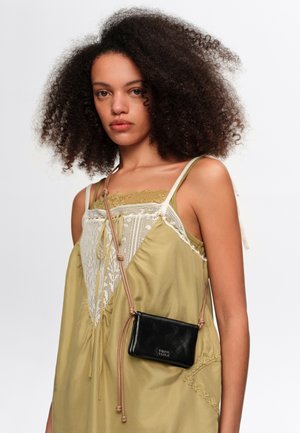 BIMBA Y LOLA, Monedero - black