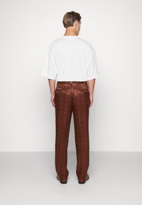 Twisted Tailor HURSTON SUIT - Κοστούμι - brown