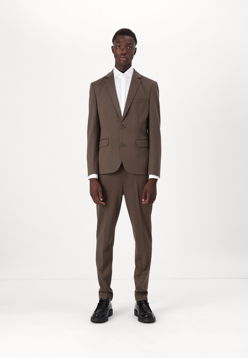 Lindbergh SUPERFLEX SET - Traje - deep brown