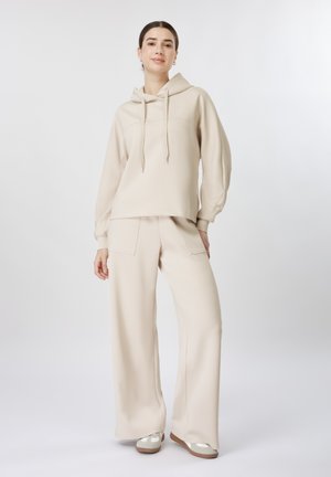 SET - Trening - stone