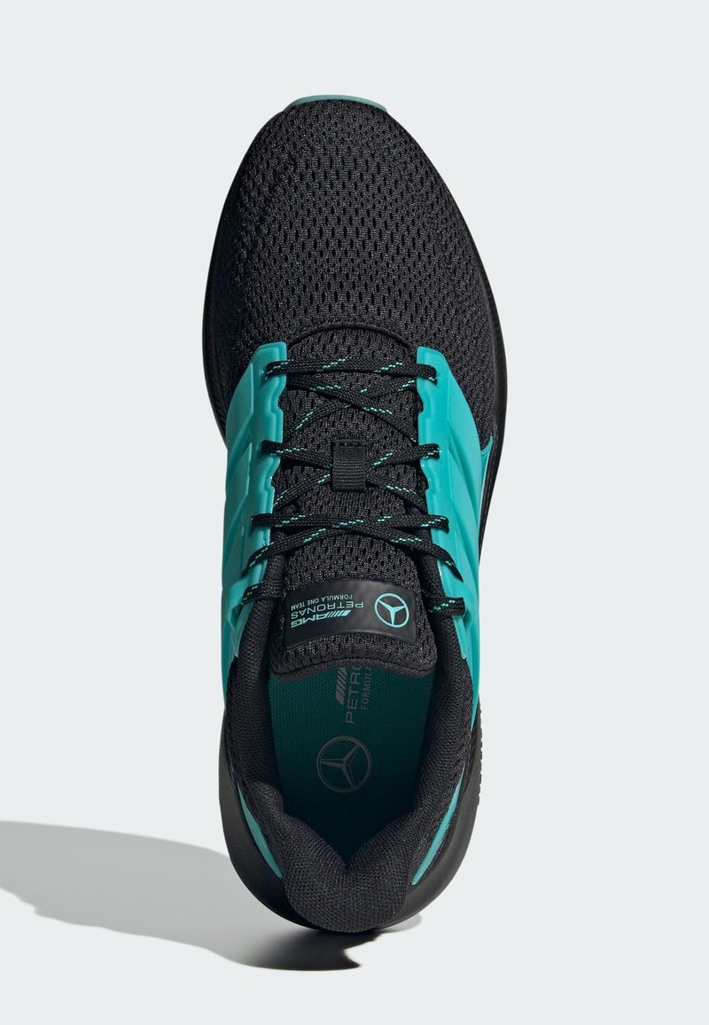 Schwarzer Sportschuh mit Mesh-Obermaterial, türkisfarbenen Akzenten und strukturierten Schnürsenkeln. Logo sichtbar auf der Zunge und der Seite. Gummisohle.