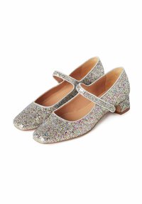 Scarpe Mary Jane argento scintillanti con tacco basso a blocco, caratterizzate da una superficie glitterata testurizzata e una fascia sulla parte superiore del piede.