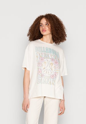 PEACE AND LOVE - Print T-shirt - salt crystal