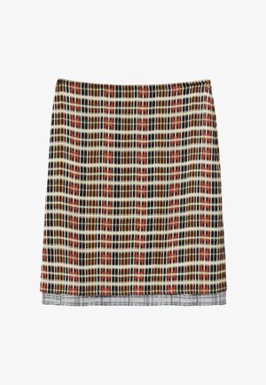 Geruite rok met zwart, rood, beige en wit ruitpatroon, rechte snit en een grijze geruite onderlaag die bij de zoom tevoorschijn komt.