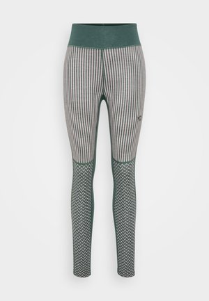 Groene en roze gestreepte leggings met een brede tailleband, voorzien van mesh-panelen en een gestructureerd ontwerp voor het onderbeen.