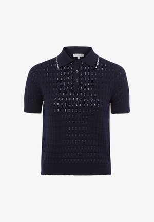 Marineblauw gebreid poloshirt met korte mouwen, knoopsluiting, gestructureerd patroon, geribbelde manchetten en witte gegolfde bies op de kraag en mouwen.