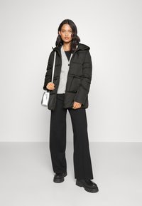 Selected Femme SLFALINA PUFFER JACKET  - Cappotto classico - black