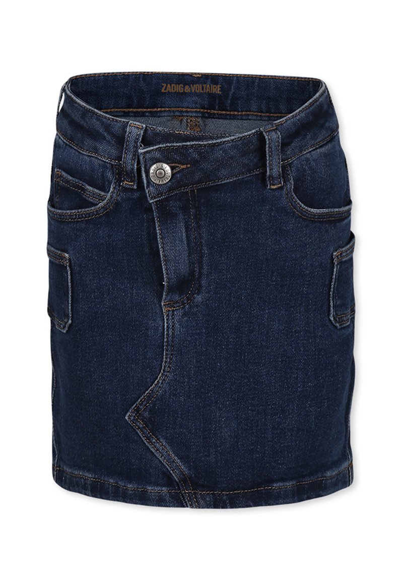 Jupe mini en denim bleu foncé avec une silhouette ajustée, cinq poches et des détails de couture contrastants. Fermeture à bouton sur le devant, sans motifs.