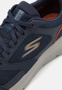 Skechers Performance GO WALK FLEX - Sneakers basse - navy/orange