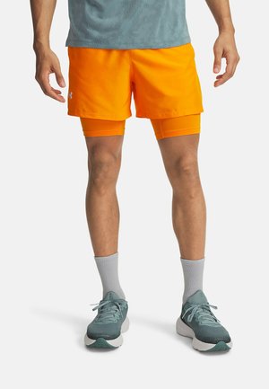 Under Armour LAUNCH - 2-in-1 shorts - squad orange
