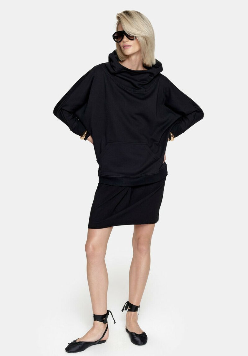 by insomnia CORA czarny