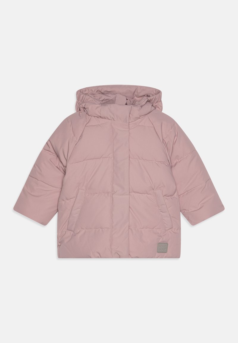 Heled roosa täispufferdjakke kapuutsiga, lühikeste varrukatega, tikandmustriga ning kahe eesmine taskuga. Omab logoga plaastrit allääres.