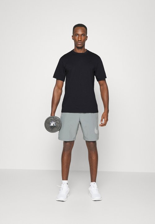 Nike Primary Dri-FIT T-Shirt 'Black' — foto 4