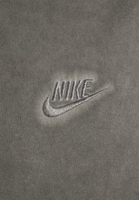 Nike Sportswear WASH REVIVAL - Treniņjaka - black