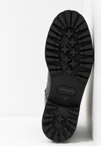 The Kooples Stivaletti con plateau - black